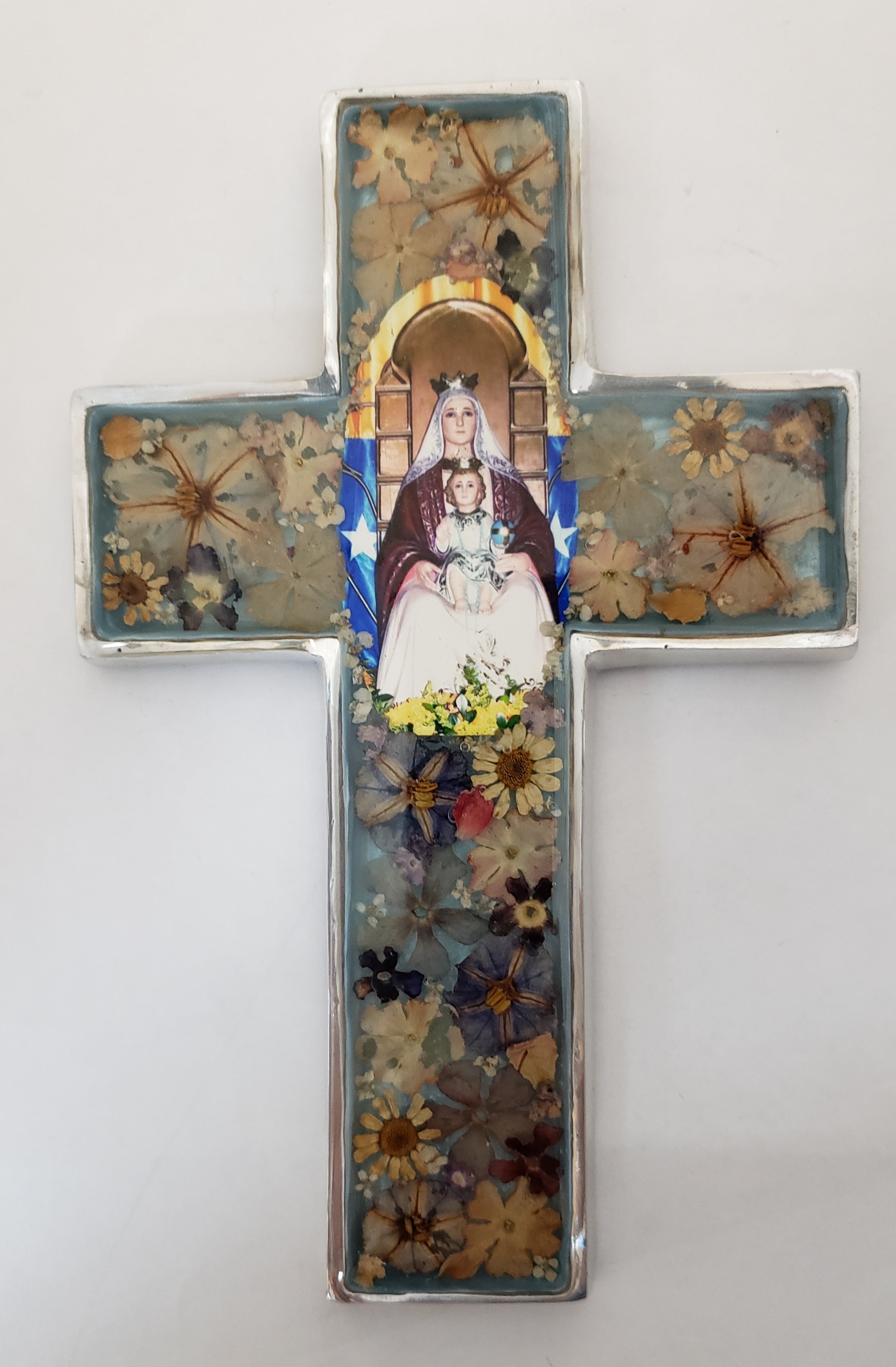 Cross of Nuestra Sra. del Coromoto Flowers - Guadalupe Collection