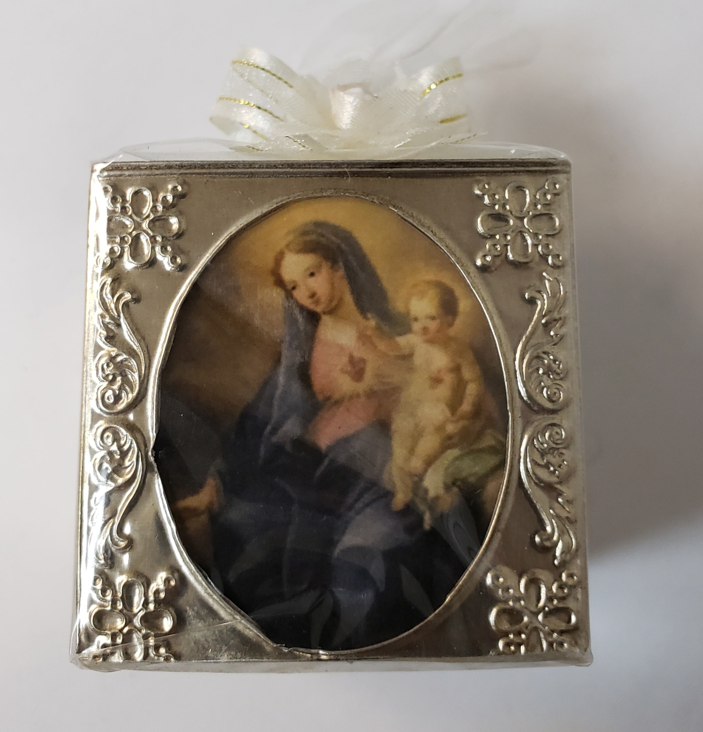 Hand Made Square Candle/Favors / 3 PIECE