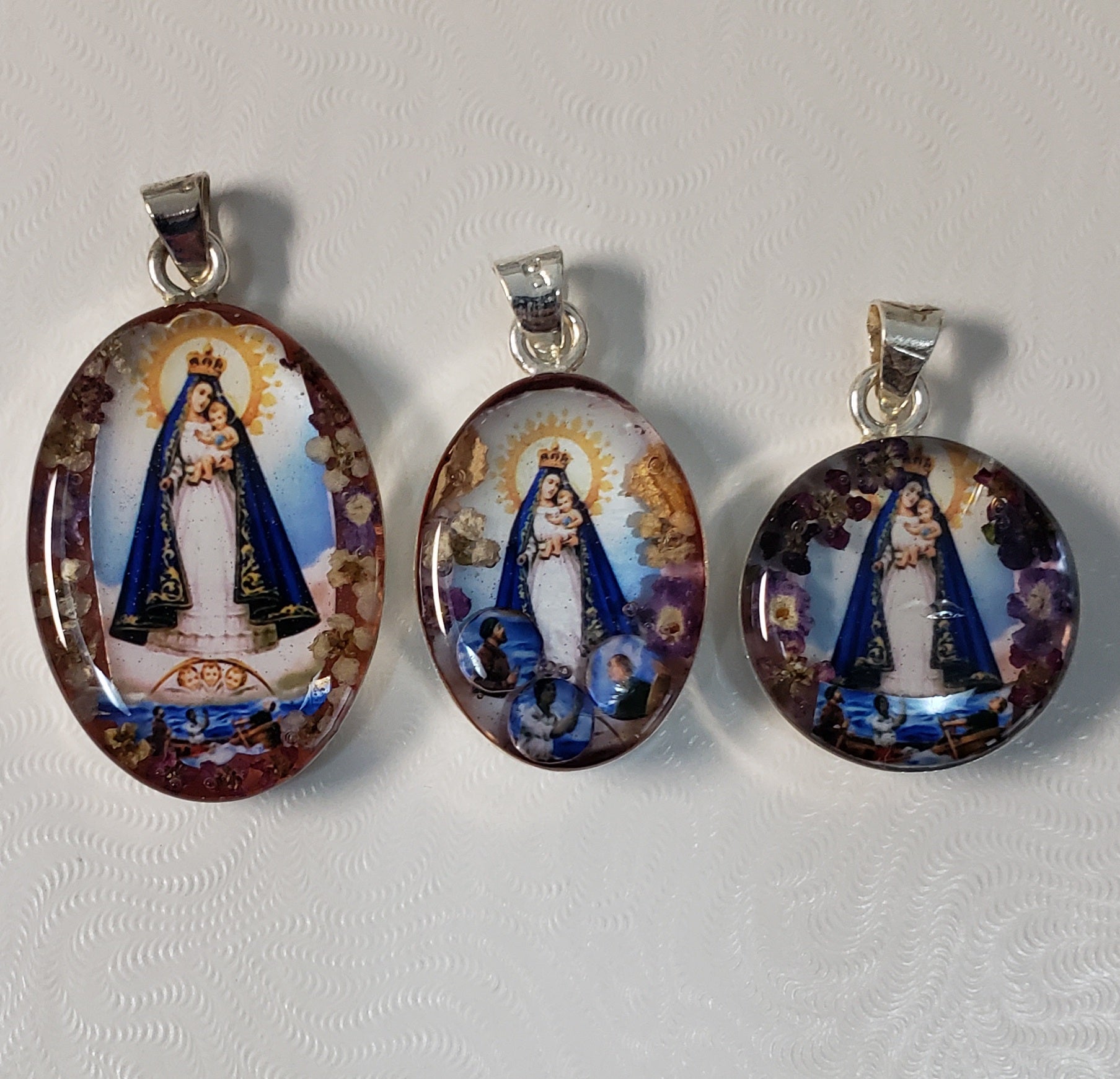 Medal of Our Lady of Charity - Caridad del Cobre Flowers - Guadalupe Collection