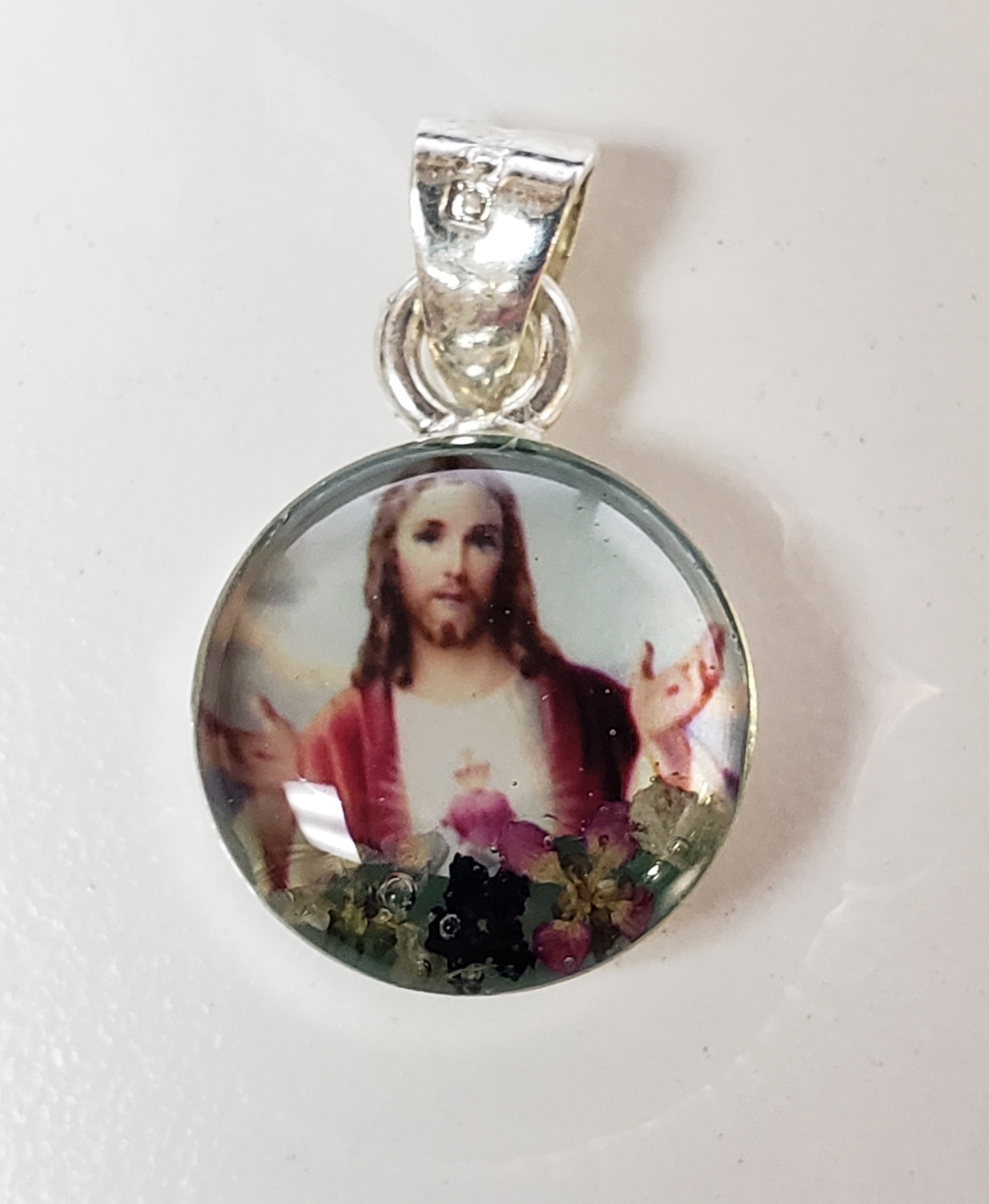 Medal with Flowers of Sacred Heart of Jesus