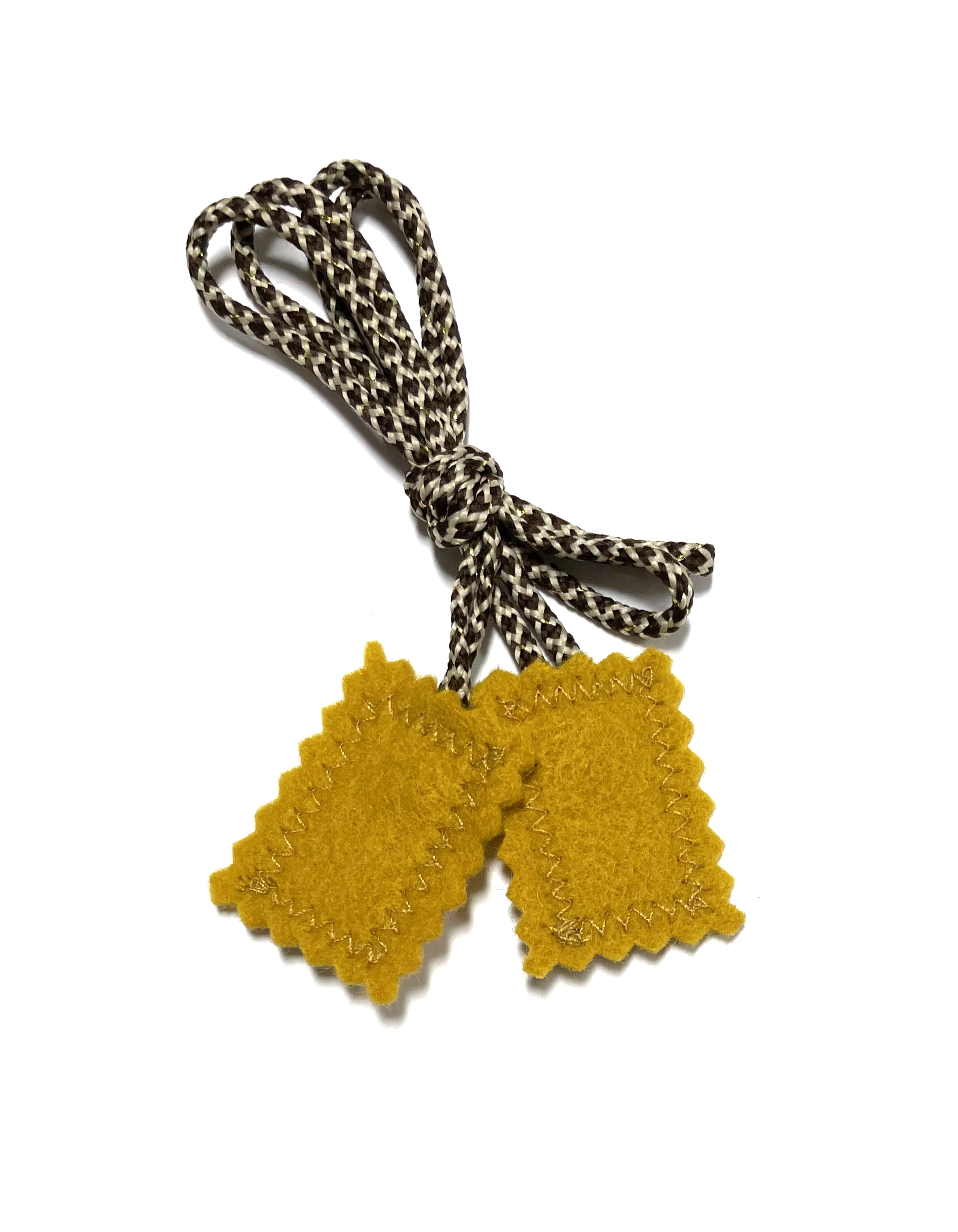 Scapular of Our Lady of Lourdes and Sacred Heart of Jesus. Escapulario de Nuestra señora de Lourdes y El sagrado corazón de Jesús