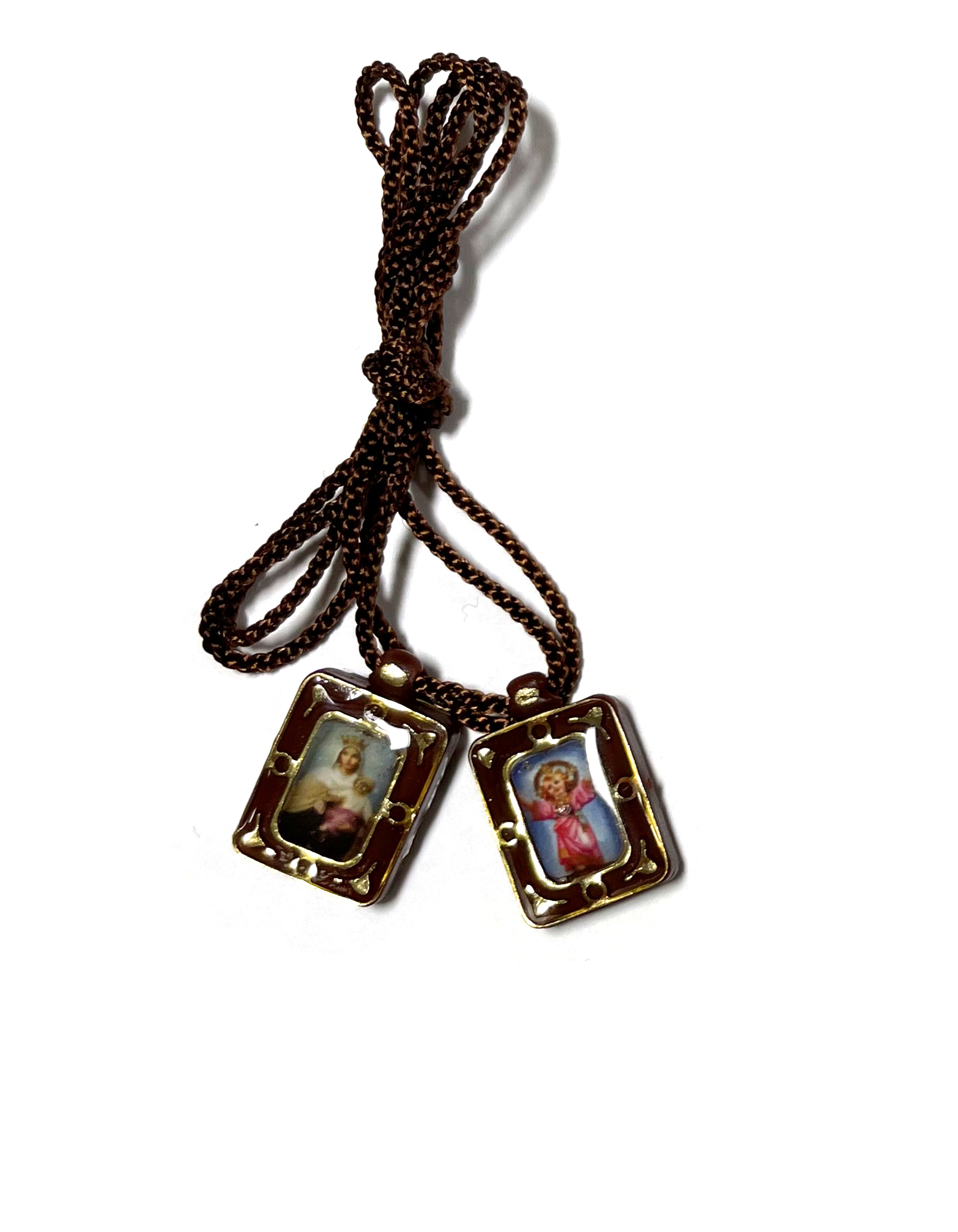Miniature deluxe scapular. Escapulario de lujo miniatura