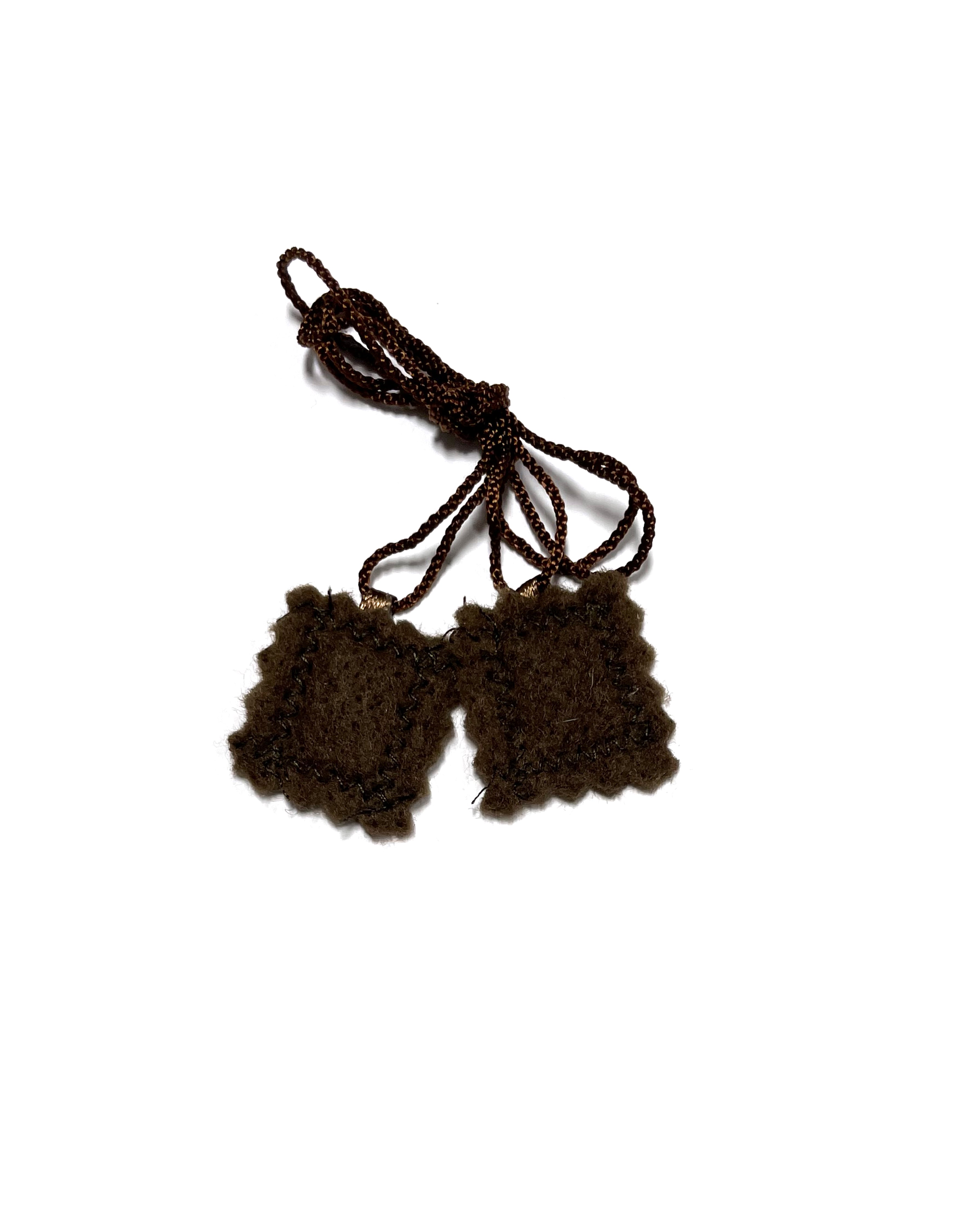 Wool traditional scapular of Our Lady of Mt Carmel. Escapulario de paño tradicional de La Virgen del Carmen