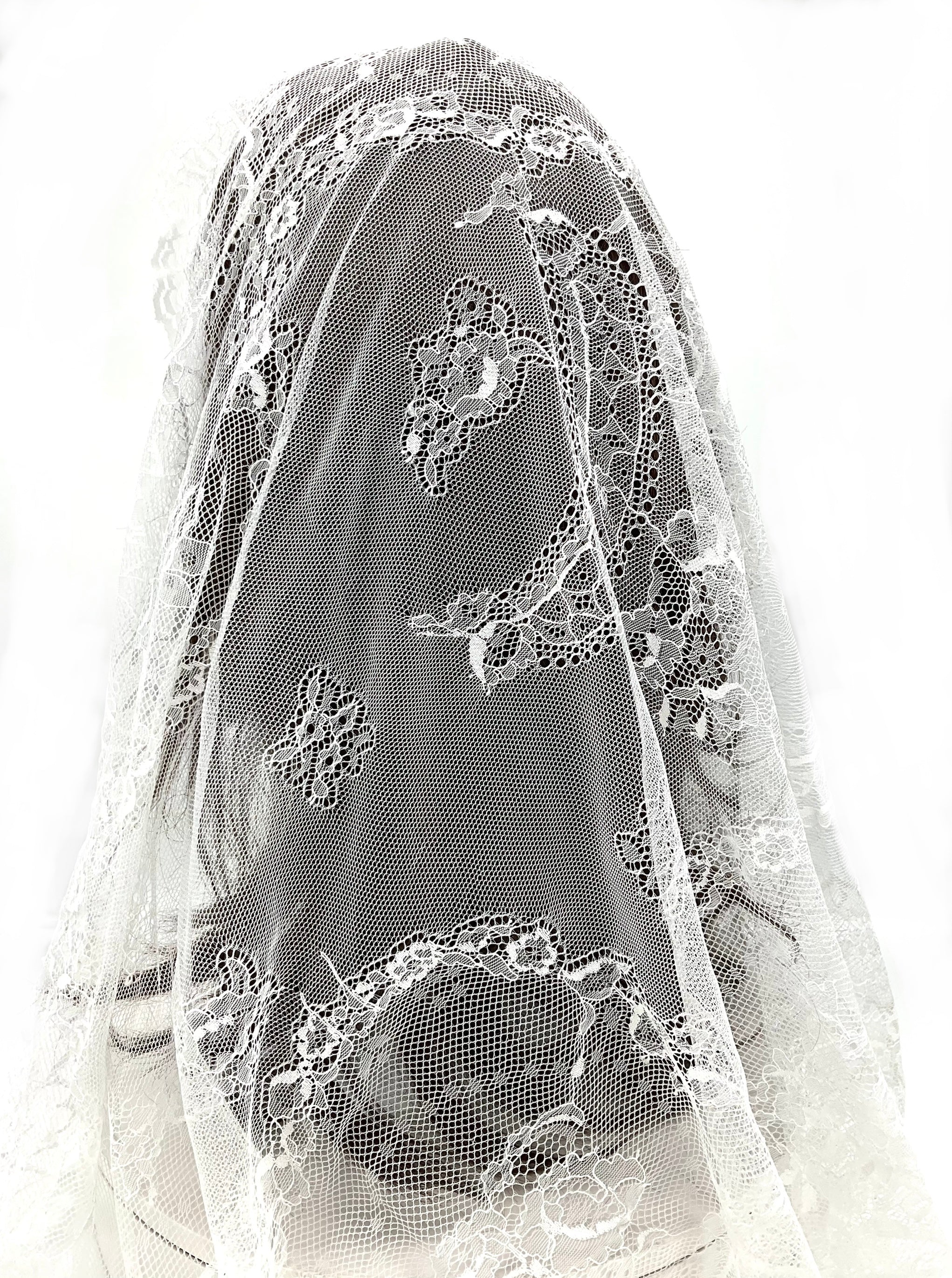 White Spanish Veil 4' x 2'