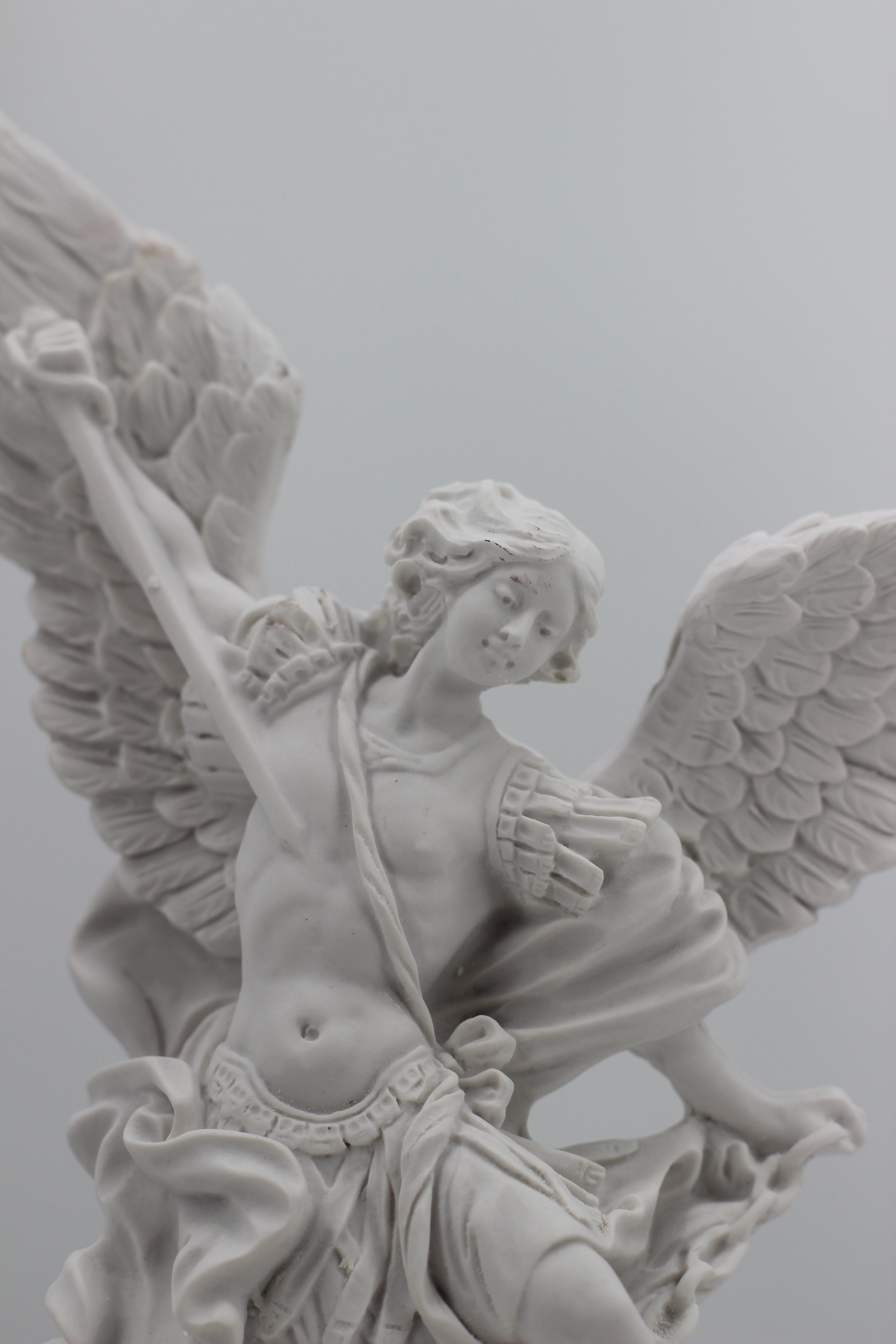 Saint Michael The Archangel White Statue  / San Miguel en Blanco