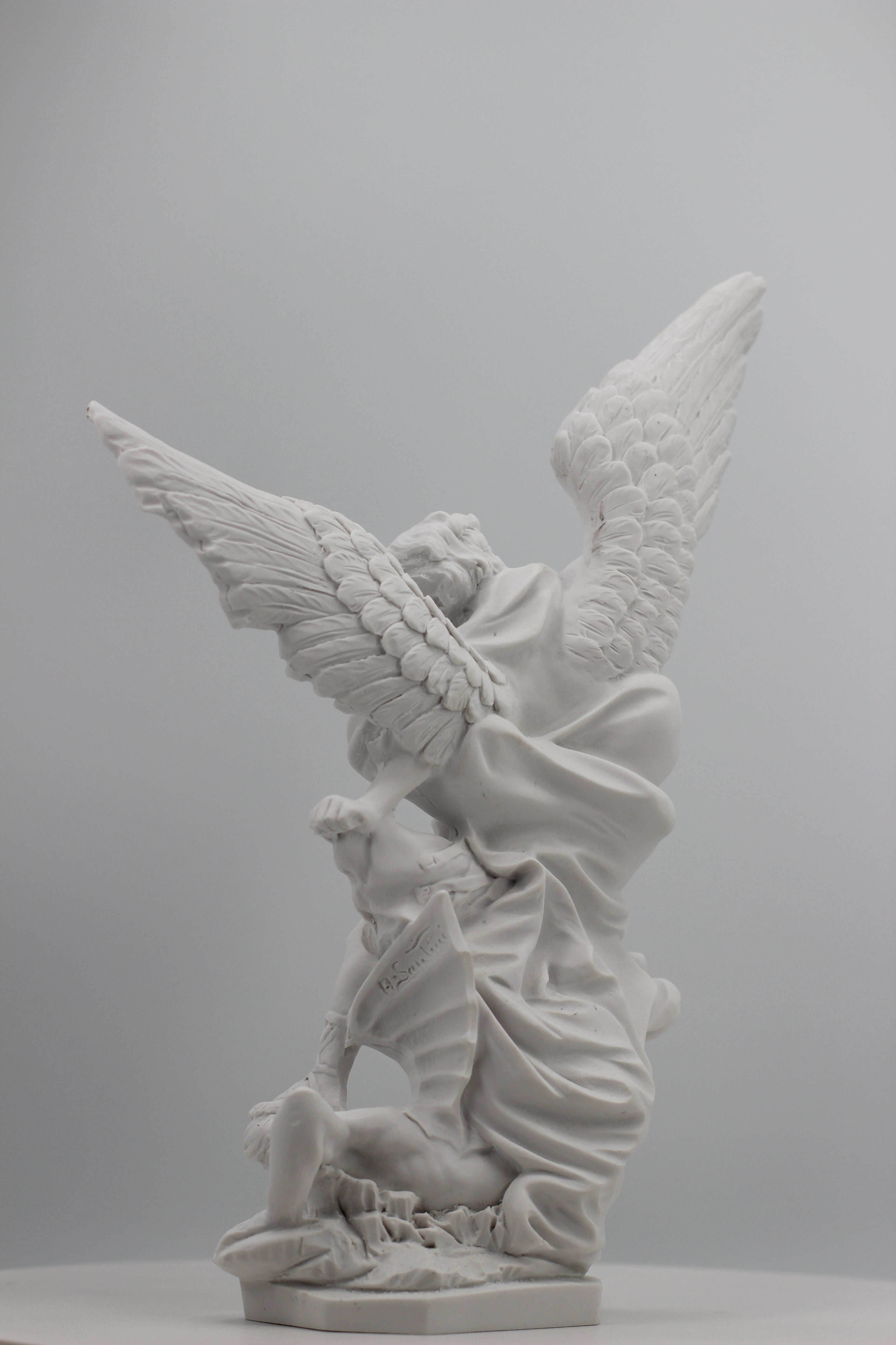 Saint Michael The Archangel White Statue  / San Miguel en Blanco