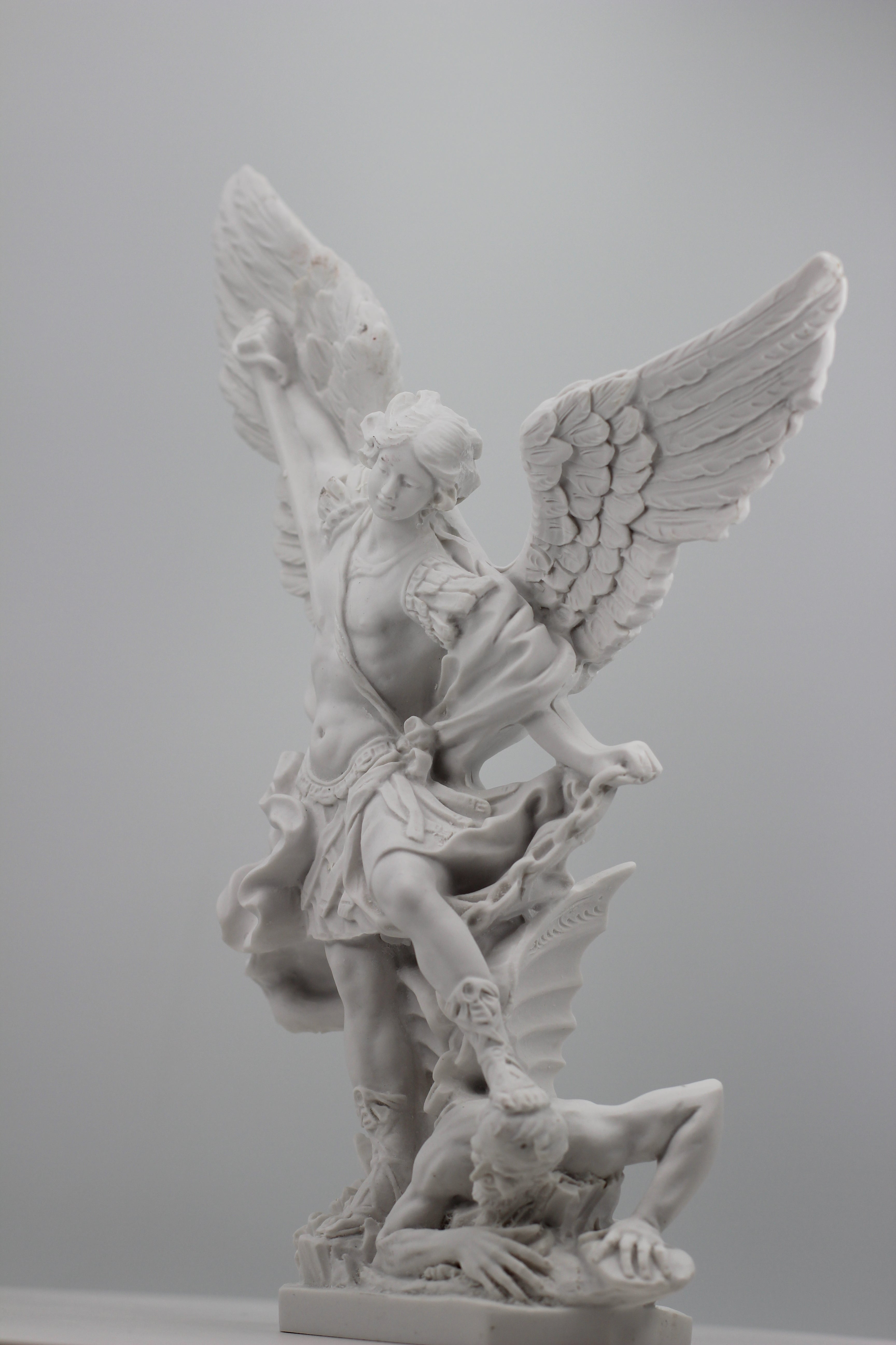 Saint Michael The Archangel White Statue  / San Miguel en Blanco