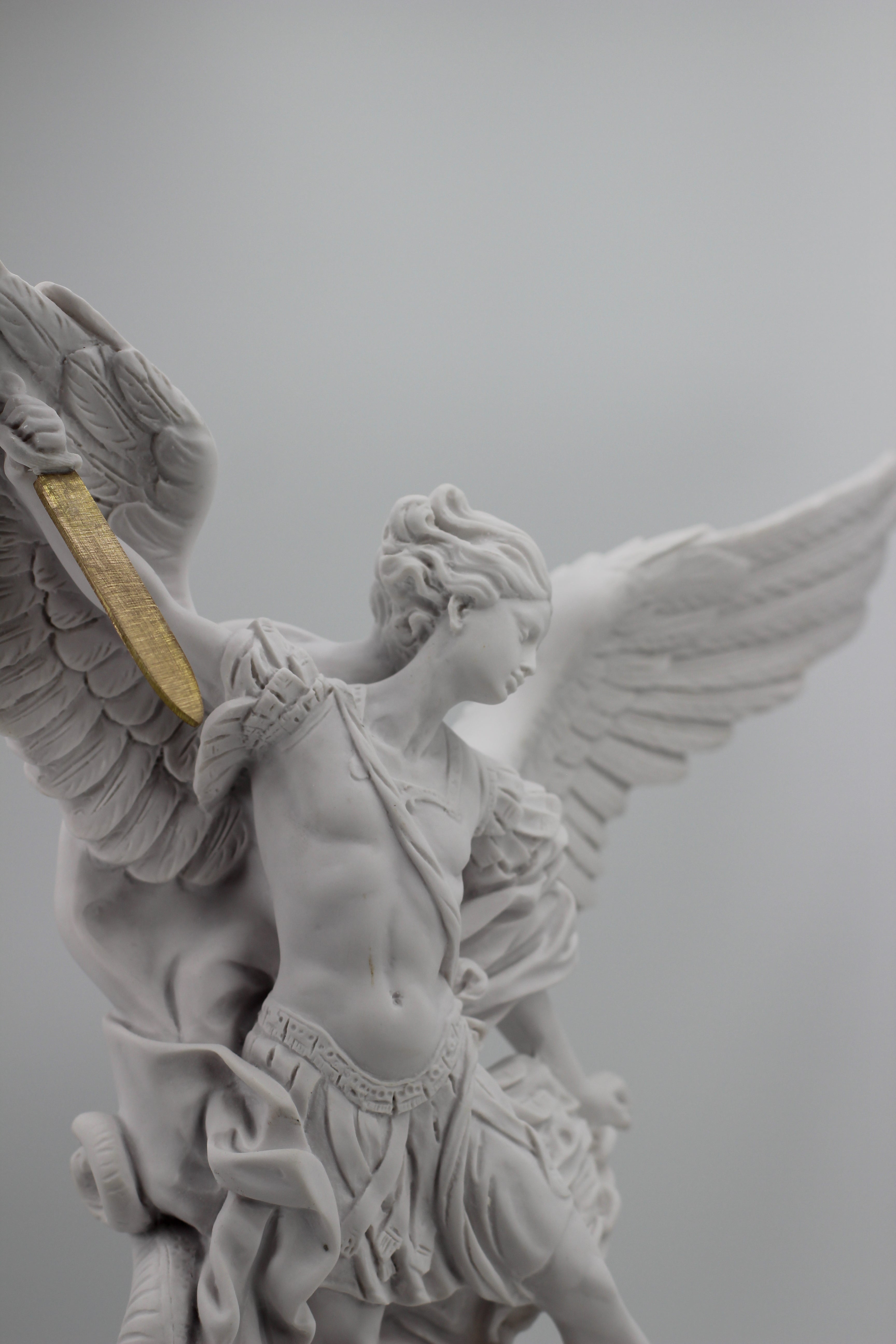 Saint Michael The Archangel White Statue  / San Miguel en Blanco