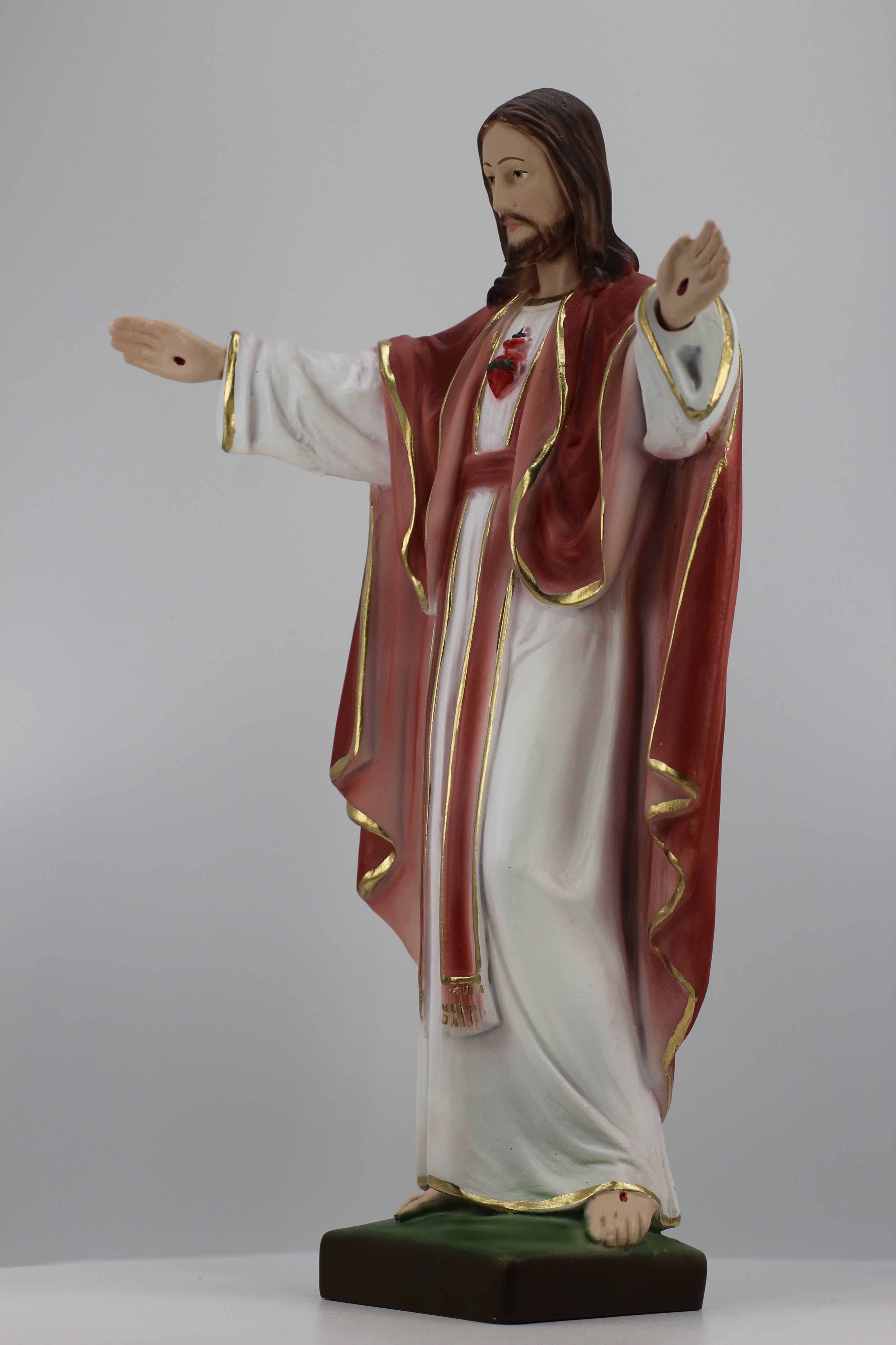 Sacred Heart of Jesus Montmatre by the Faith Gift Shop / Sagrado Corazon de Jesus