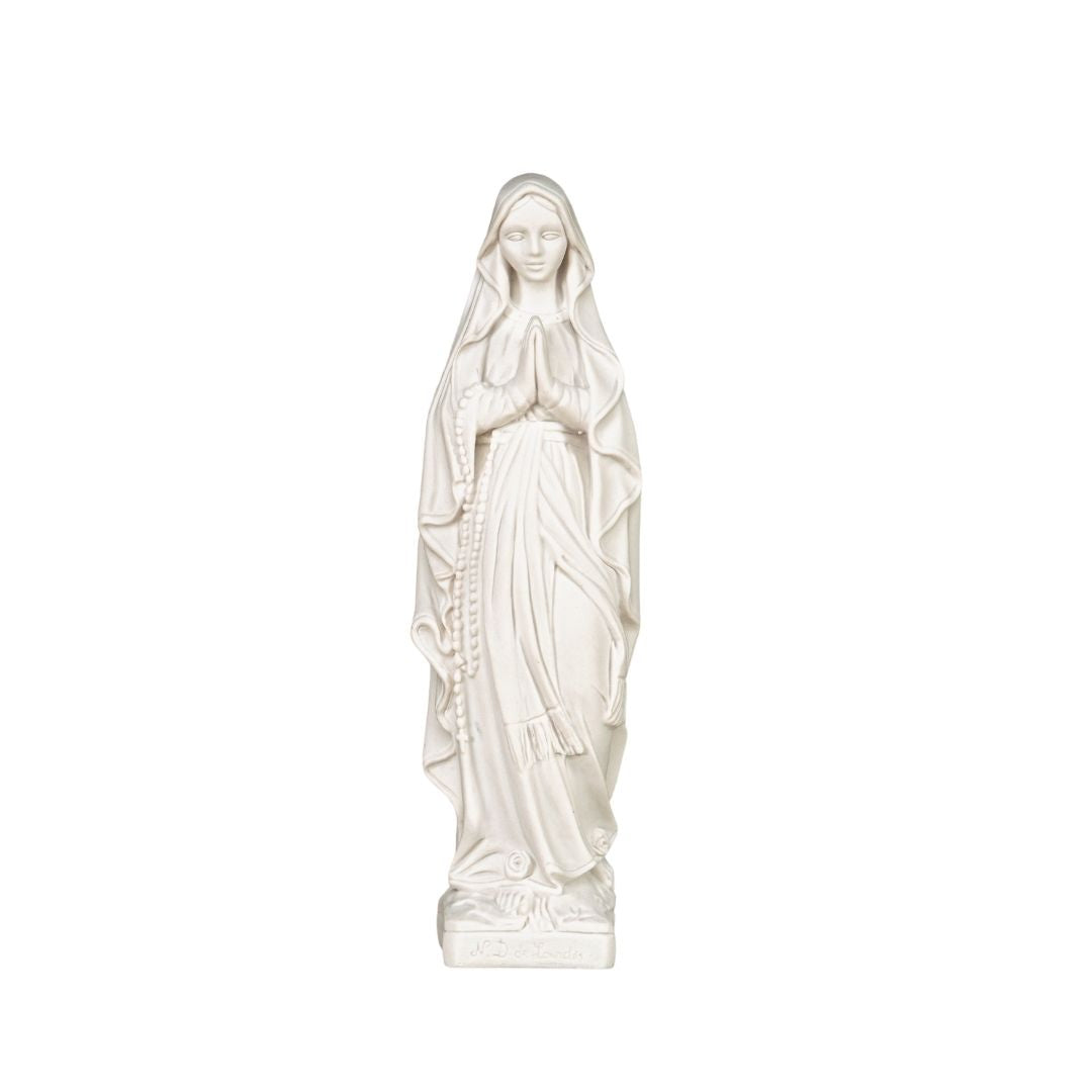 White Statue of Our Lady of Lourdes / Estatua Blanca Nuestra Senora de Lourdes