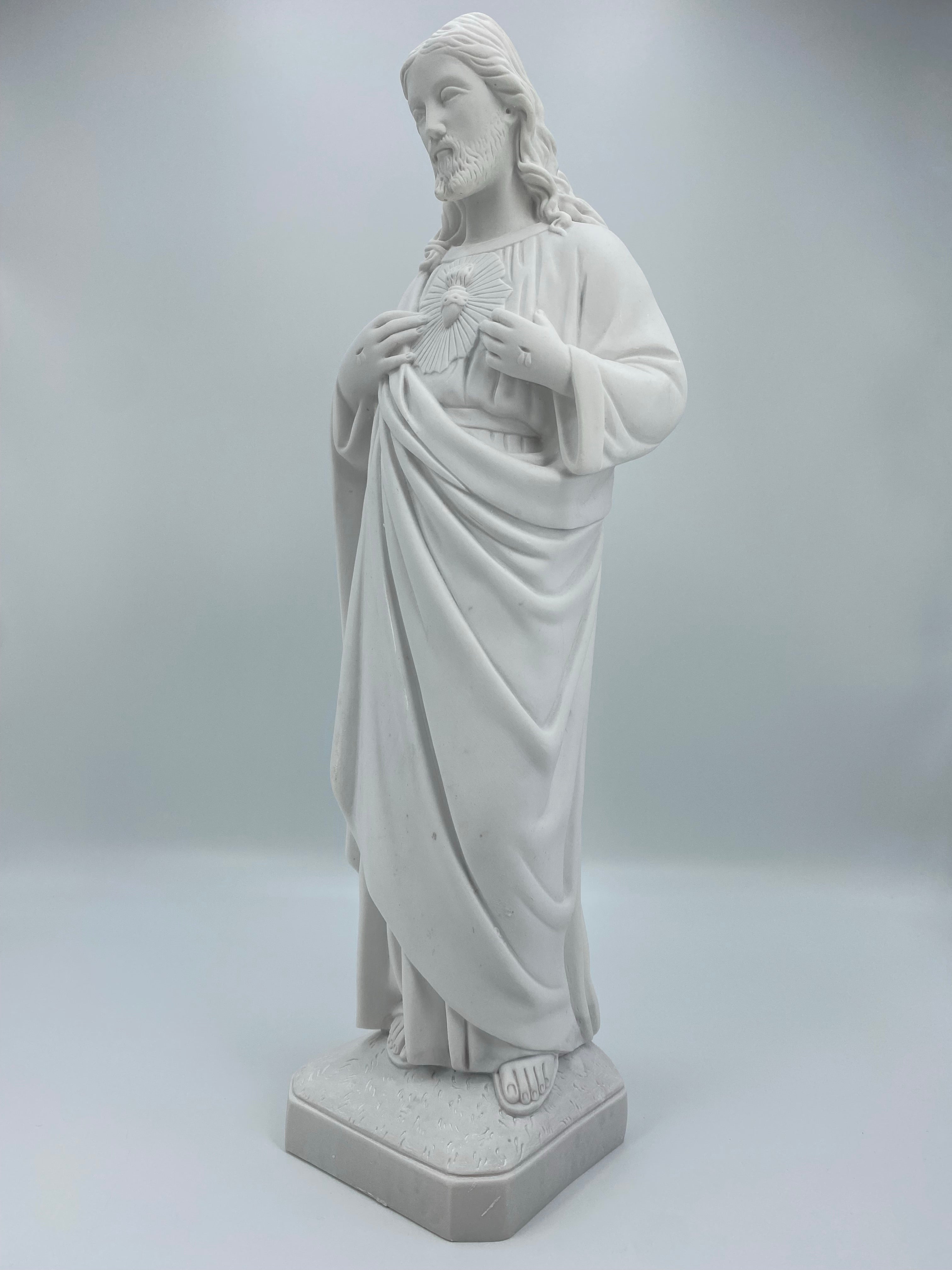 White Statues of The Sacred Heart of Jesus / Imagenes Blancas Sagrado Corazon de Jesus