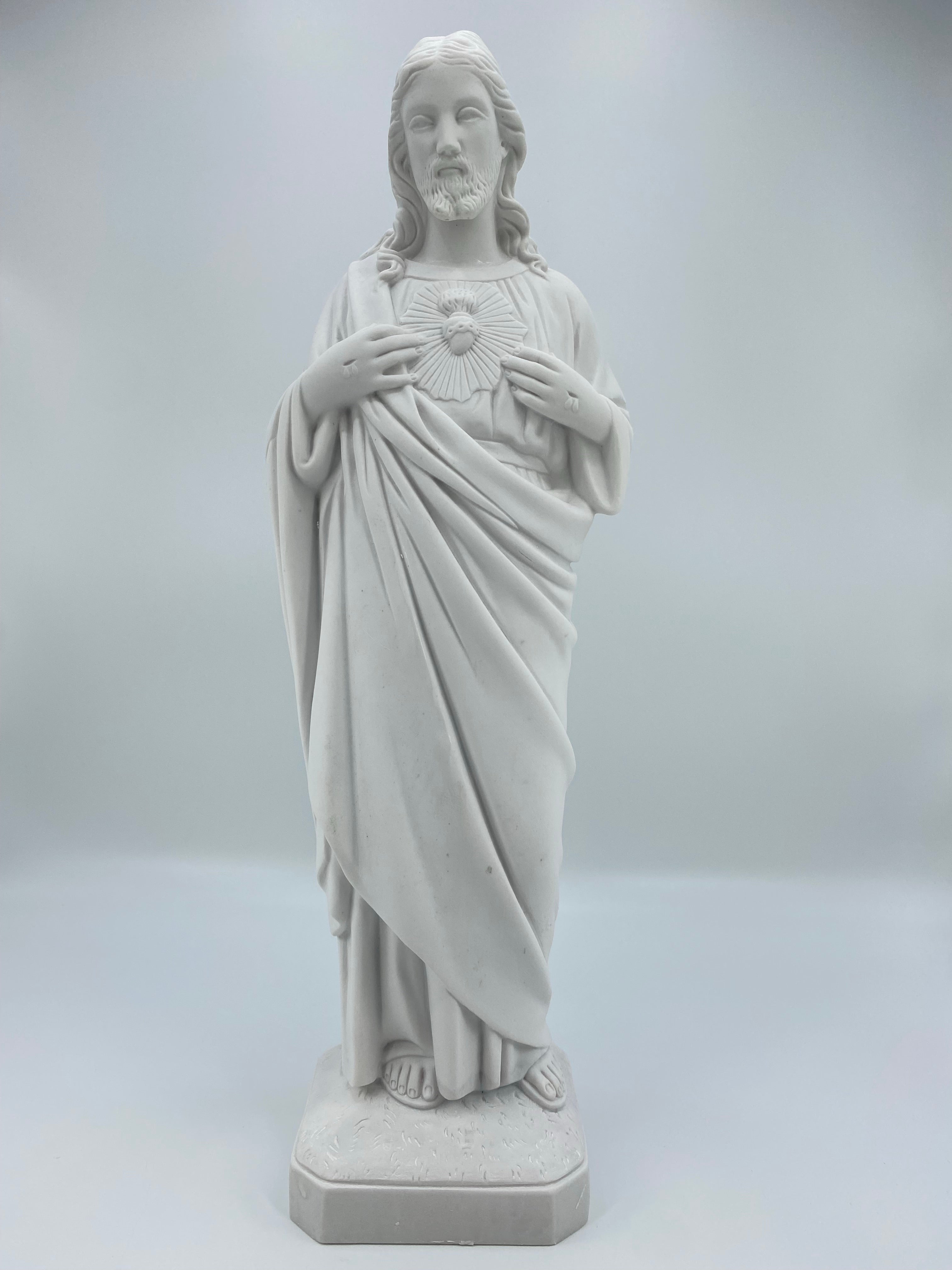 White Statues of The Sacred Heart of Jesus / Imagenes Blancas Sagrado Corazon de Jesus