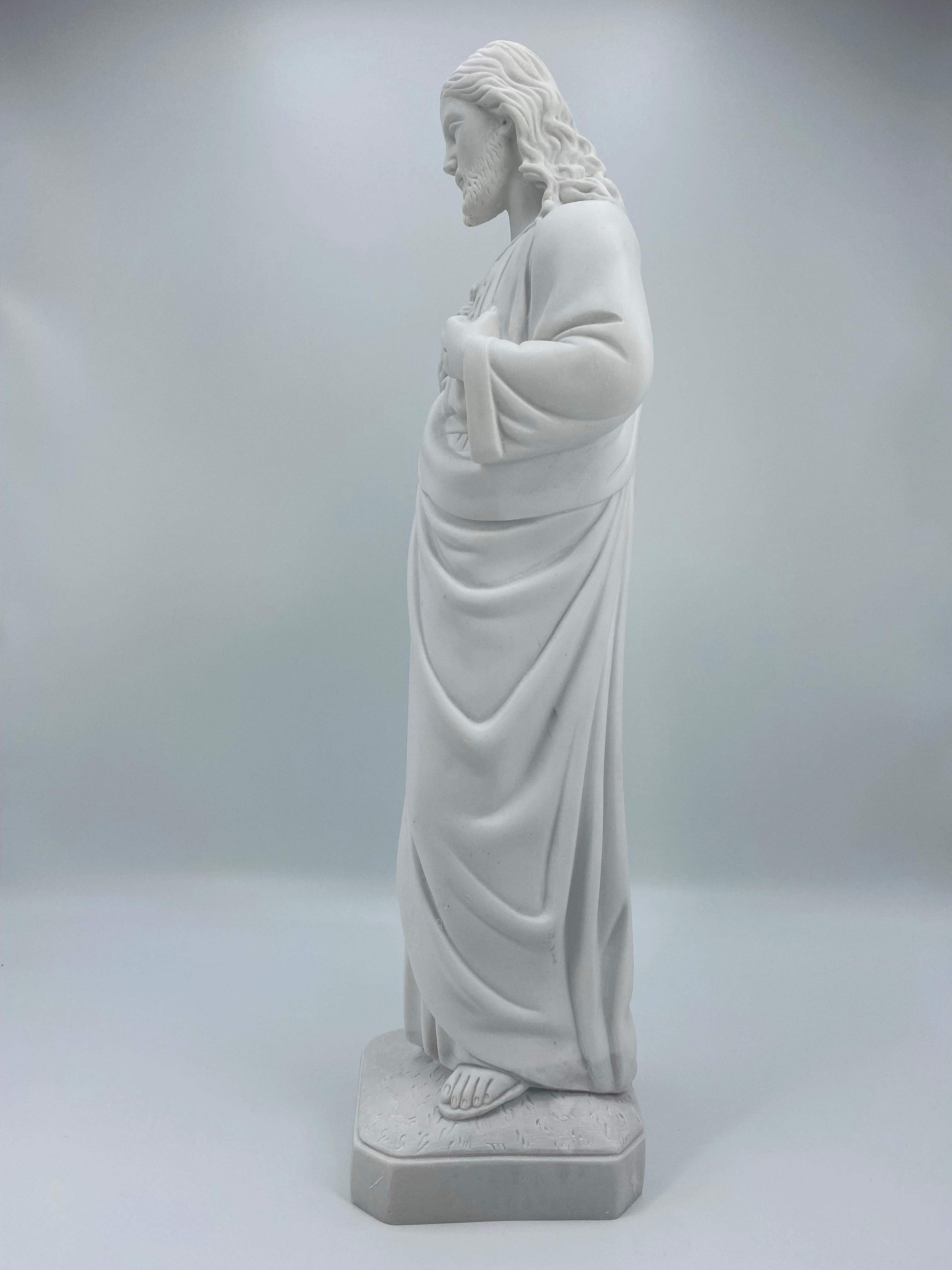 White Statues of The Sacred Heart of Jesus / Imagenes Blancas Sagrado Corazon de Jesus