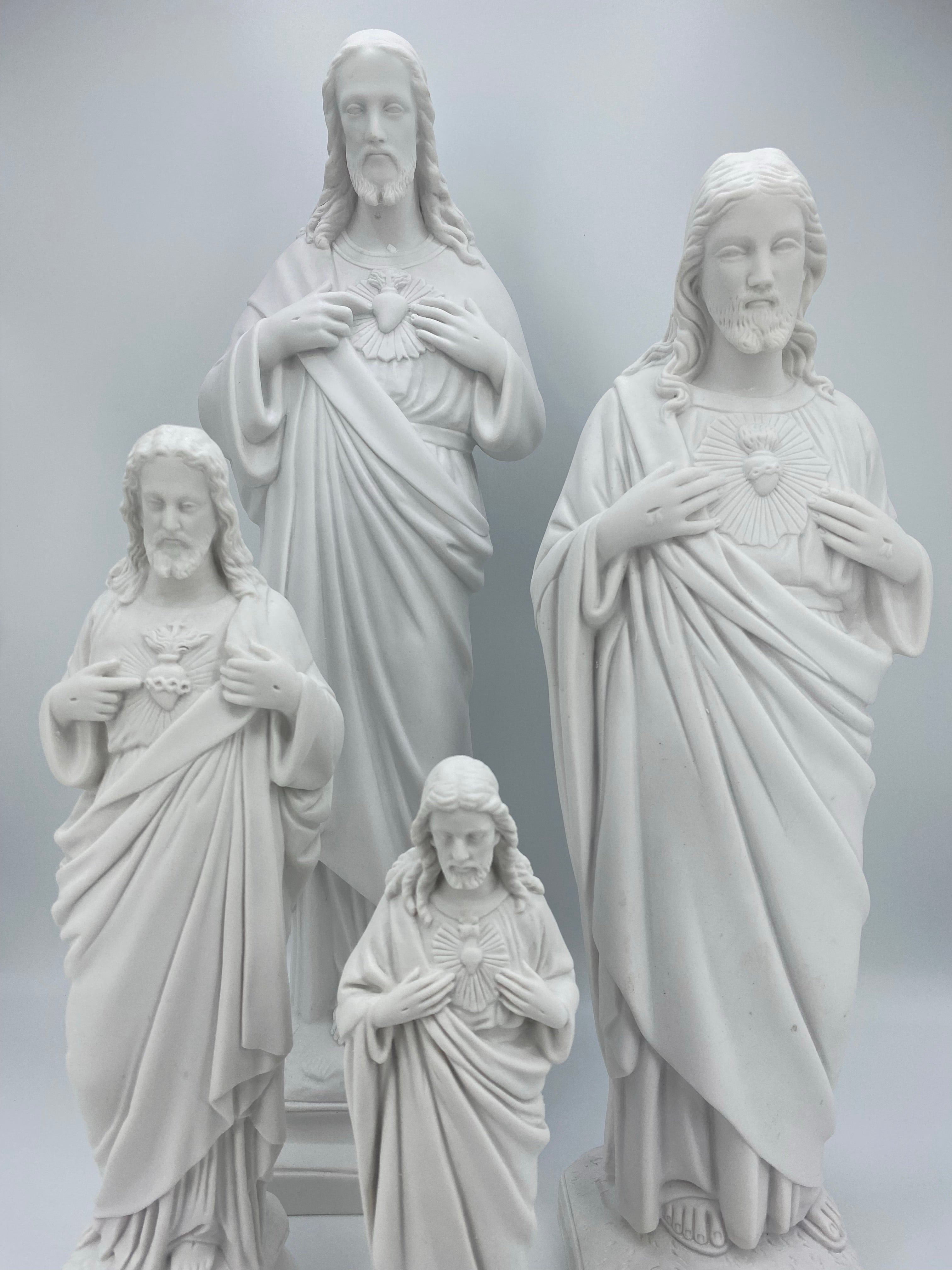 White Statues of The Sacred Heart of Jesus / Imagenes Blancas Sagrado Corazon de Jesus